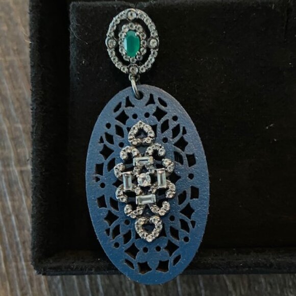 CAROL BRODIE RARITIES CARVED LEATHER, ZIRCON, GREEN ONYX DROPS - Picture 6 of 6
